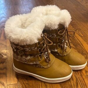 Cozy Tan and White Fur-Lined Snow Boots